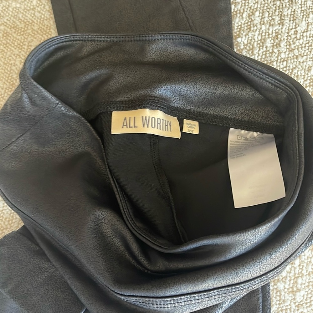 All Worthy by Hunter McGrady Ultimate Faux Leather Leggings XS Tall - Picture 2 of 3